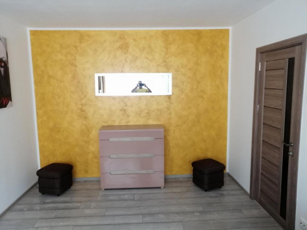 Central City Apartment Bacau Bagian luar foto