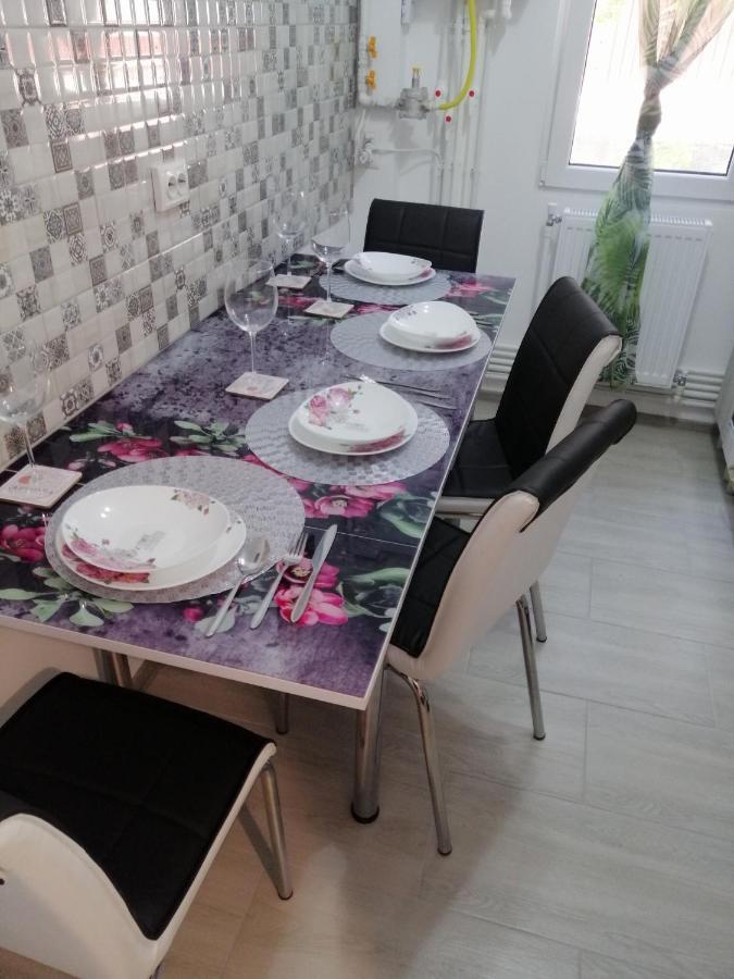 Central City Bacau Bagian luar foto