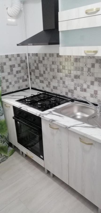 Central City Apartment Bacau Bagian luar foto